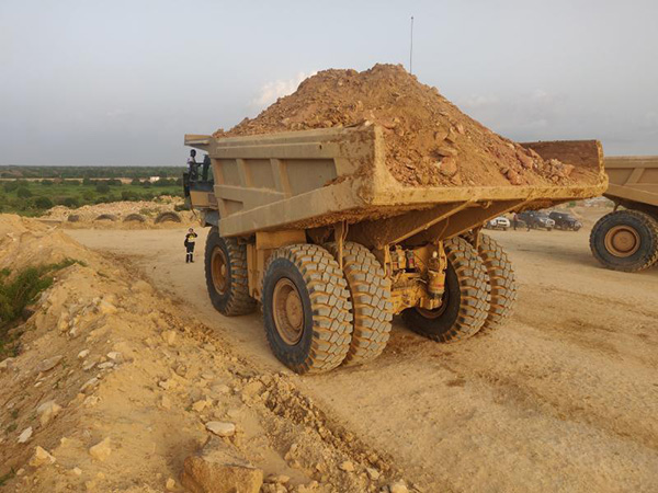 陆安牌33.00R51非公路工程机械轮胎在严峻的非洲矿山上运行良好